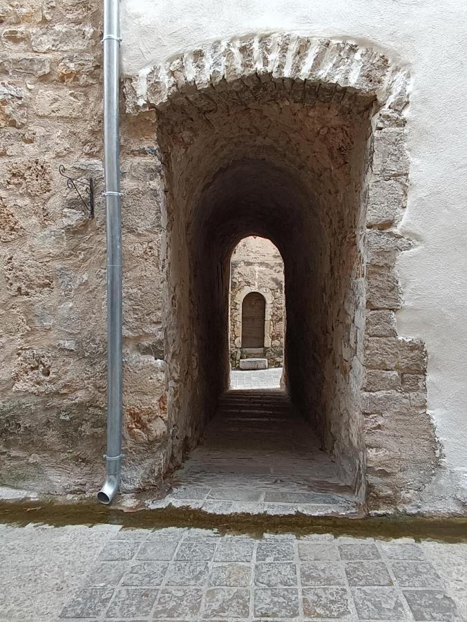 La Maison De La Traverse Saint-Guilhem-le-Desert Bagian luar foto