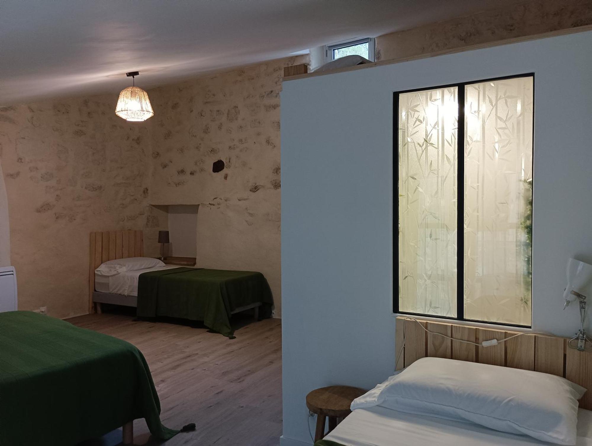 La Maison De La Traverse Saint-Guilhem-le-Desert Bagian luar foto