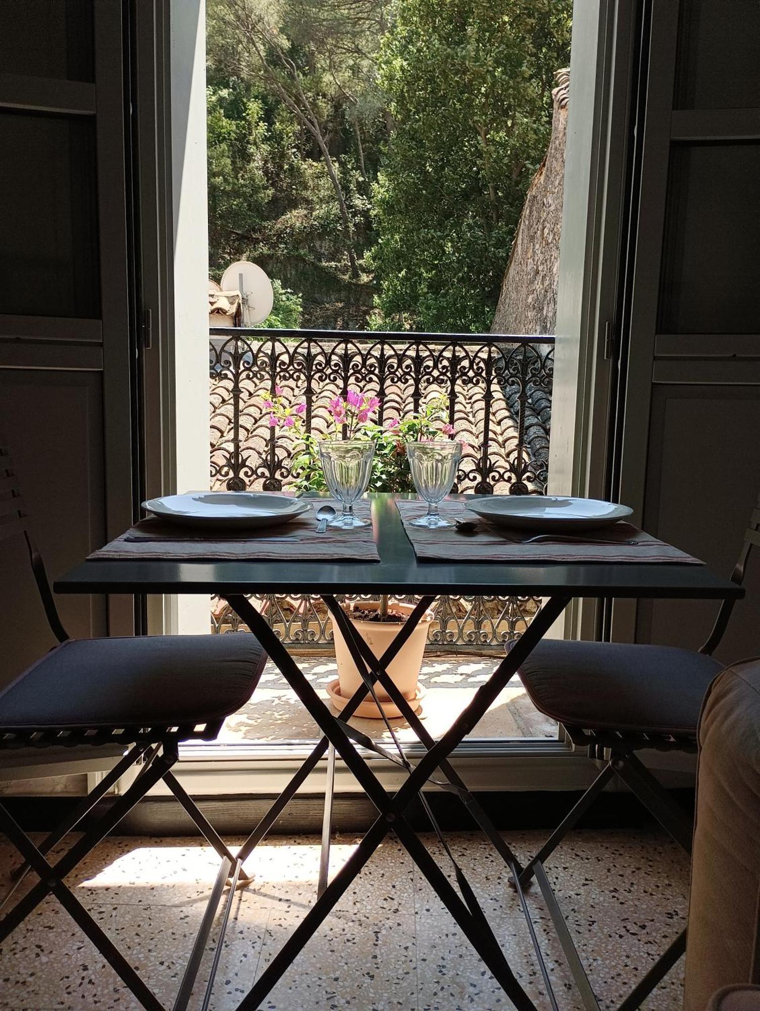 La Maison De La Traverse Saint-Guilhem-le-Desert Bagian luar foto