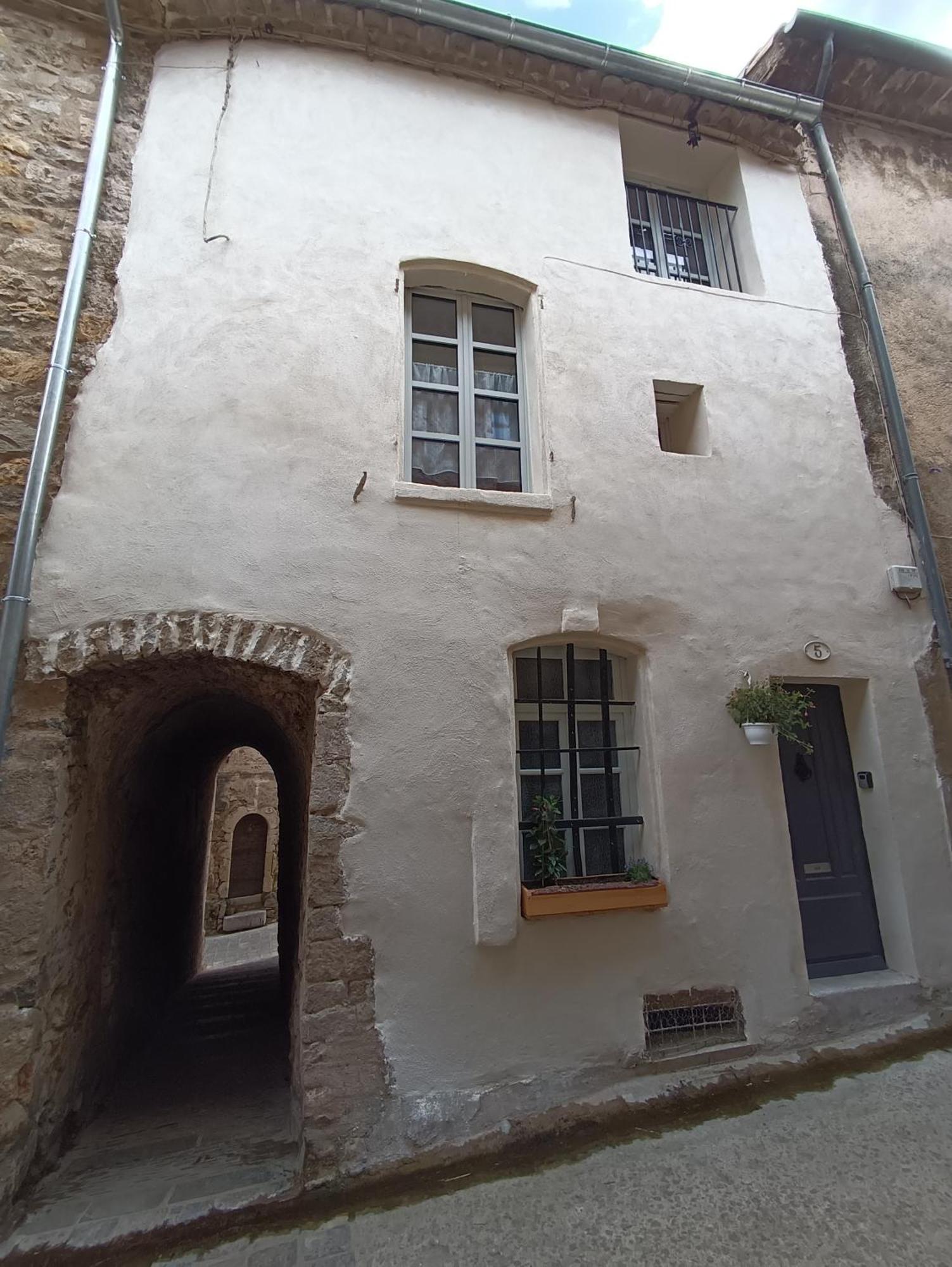 La Maison De La Traverse Saint-Guilhem-le-Desert Ruang foto