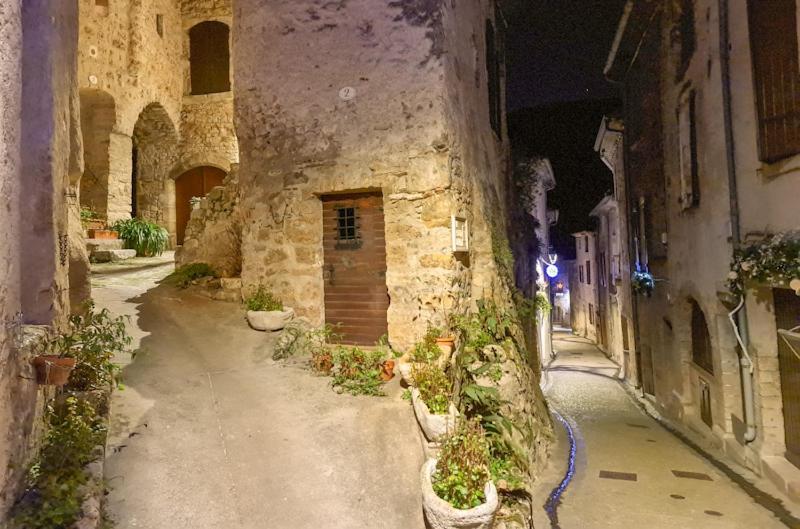 La Maison De La Traverse Saint-Guilhem-le-Desert Bagian luar foto